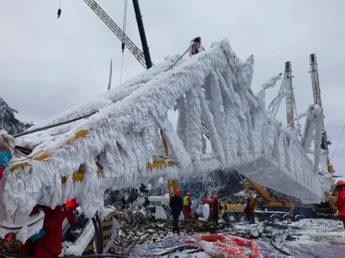The "Chinese Chip" Behind the "Thousand-Tonne" Crane