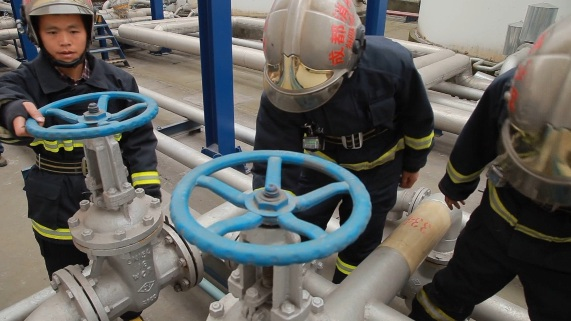 Lubricant Company Holds Emergency Drill for Asphyxiation in Tank Cleaning Operations