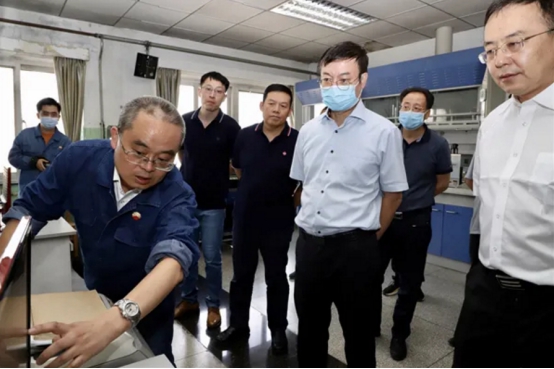 Jin Donghan and His Delegation Visit Kunlun Lubricant's Lanzhou Lubricant Research and Development Centre